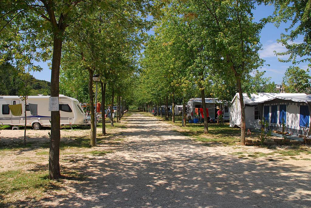 Campeggio Trevisago Iris Park Moniga del Garda Экстерьер фото